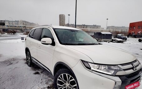 Mitsubishi Outlander III рестайлинг 3, 2018 год, 2 470 000 рублей, 4 фотография