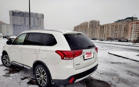 Mitsubishi Outlander III рестайлинг 3, 2018 год, 2 470 000 рублей, 7 фотография