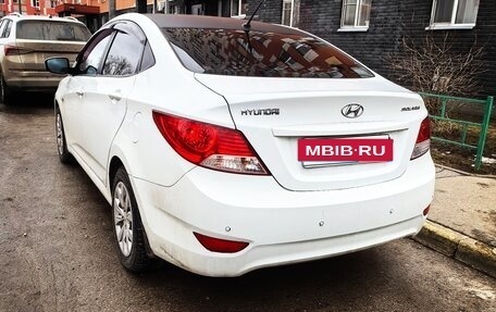 Hyundai Solaris II рестайлинг, 2011 год, 670 000 рублей, 3 фотография