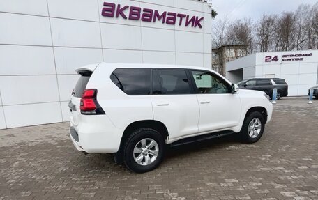 Toyota Land Cruiser Prado 150 рестайлинг 2, 2021 год, 5 750 000 рублей, 4 фотография