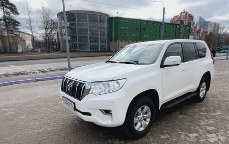 Toyota Land Cruiser Prado 150 рестайлинг 2, 2021 год, 5 750 000 рублей, 8 фотография