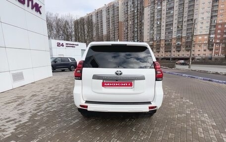 Toyota Land Cruiser Prado 150 рестайлинг 2, 2021 год, 5 750 000 рублей, 3 фотография