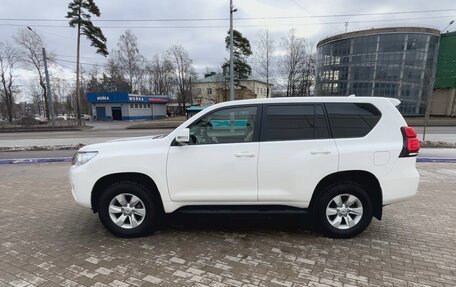 Toyota Land Cruiser Prado 150 рестайлинг 2, 2021 год, 5 750 000 рублей, 9 фотография