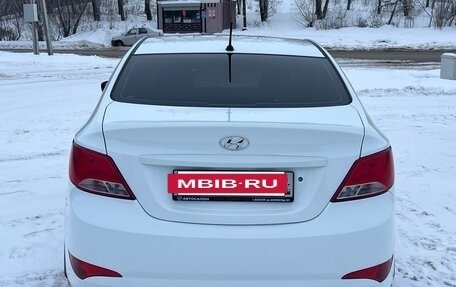 Hyundai Solaris II рестайлинг, 2015 год, 800 000 рублей, 7 фотография