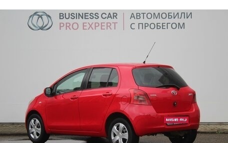 Toyota Yaris III рестайлинг, 2006 год, 590 000 рублей, 4 фотография