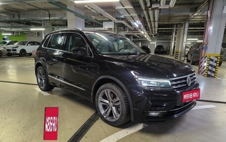 Volkswagen Tiguan II, 2018 год, 3 090 000 рублей, 4 фотография