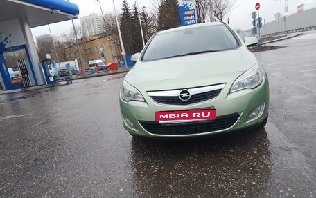 Opel Astra J, 2011 год, 550 000 рублей, 2 фотография