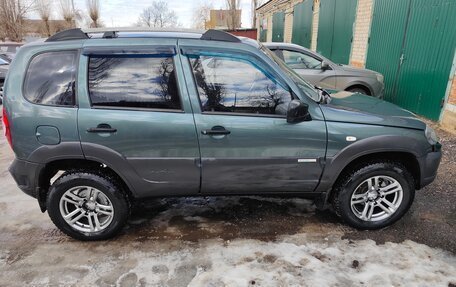 Chevrolet Niva I рестайлинг, 2012 год, 630 000 рублей, 3 фотография