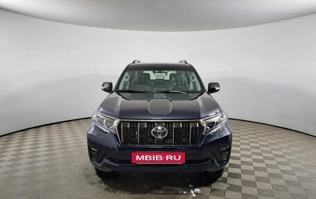 Toyota Land Cruiser Prado 150 рестайлинг 2, 2021 год, 11 570 000 рублей, 2 фотография