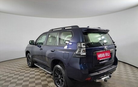 Toyota Land Cruiser Prado 150 рестайлинг 2, 2021 год, 11 570 000 рублей, 8 фотография