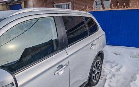 Mitsubishi Outlander III рестайлинг 3, 2014 год, 1 850 000 рублей, 14 фотография