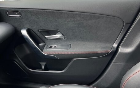 Mercedes-Benz A-Класс, 2019 год, 2 900 000 рублей, 12 фотография