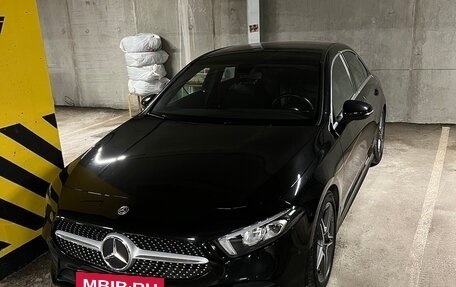Mercedes-Benz A-Класс, 2019 год, 2 900 000 рублей, 7 фотография