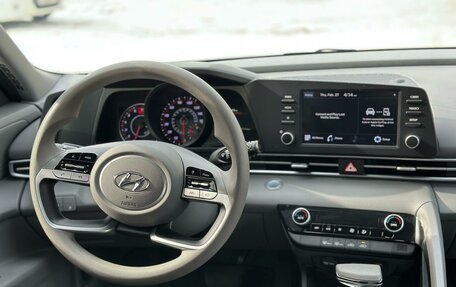 Hyundai Elantra, 2020 год, 2 280 000 рублей, 15 фотография