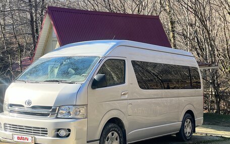 Toyota HiAce H200, 2007 год, 1 990 000 рублей, 5 фотография