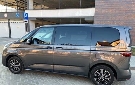 Volkswagen Multivan, 2023 год, 5 890 000 рублей, 2 фотография