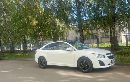 Chevrolet Cruze II, 2011 год, 750 000 рублей, 2 фотография