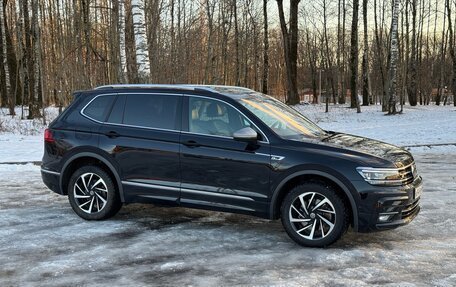 Volkswagen Tiguan II, 2019 год, 3 880 000 рублей, 6 фотография