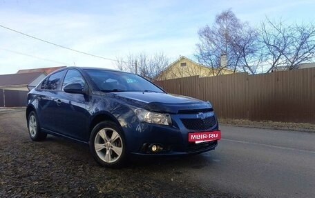 Chevrolet Cruze II, 2010 год, 740 000 рублей, 3 фотография