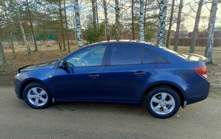 Chevrolet Cruze II, 2010 год, 740 000 рублей, 5 фотография