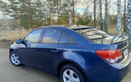 Chevrolet Cruze II, 2010 год, 740 000 рублей, 8 фотография