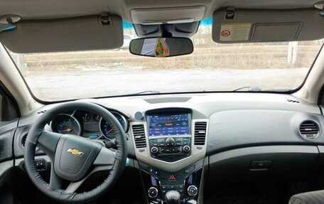 Chevrolet Cruze II, 2010 год, 740 000 рублей, 15 фотография