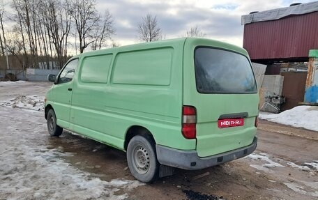 Toyota HiAce, 2001 год, 450 000 рублей, 1 фотография