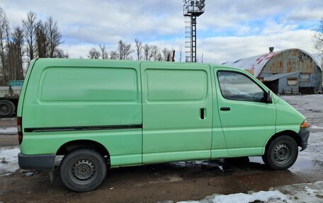 Toyota HiAce, 2001 год, 450 000 рублей, 4 фотография