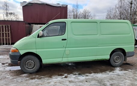 Toyota HiAce, 2001 год, 450 000 рублей, 2 фотография