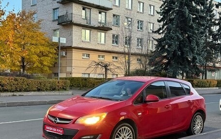 Opel Astra J, 2013 год, 690 000 рублей, 1 фотография