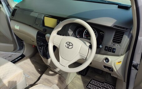 Toyota ISis I, 2015 год, 1 717 000 рублей, 6 фотография