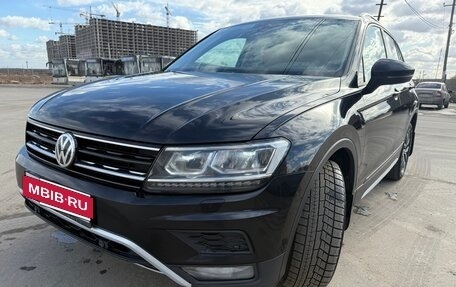 Volkswagen Tiguan II, 2019 год, 2 990 000 рублей, 2 фотография