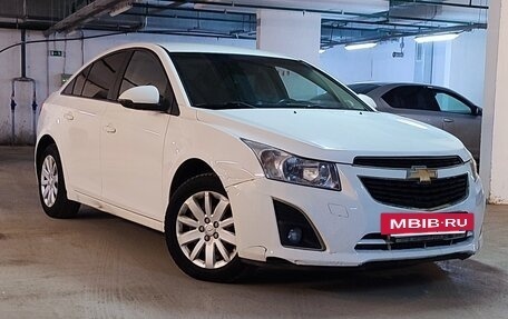 Chevrolet Cruze II, 2013 год, 850 000 рублей, 2 фотография