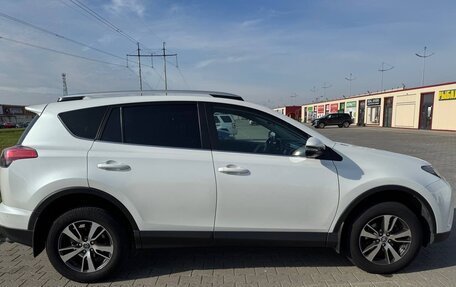 Toyota RAV4, 2019 год, 2 830 000 рублей, 5 фотография