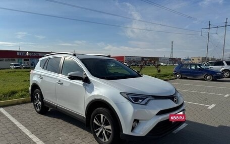 Toyota RAV4, 2019 год, 2 830 000 рублей, 2 фотография