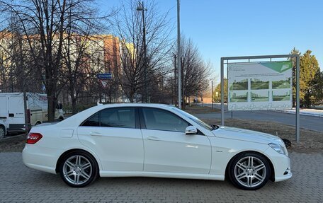 Mercedes-Benz E-Класс, 2012 год, 2 300 000 рублей, 4 фотография