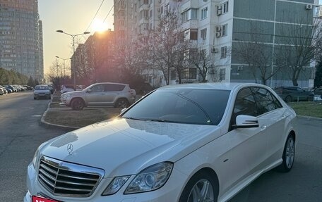 Mercedes-Benz E-Класс, 2012 год, 2 300 000 рублей, 10 фотография