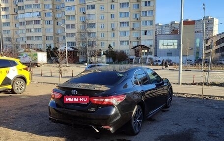 Toyota Camry, 2018 год, 2 599 000 рублей, 6 фотография