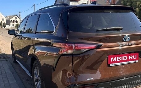 Toyota Sienna, 2021 год, 4 550 000 рублей, 4 фотография