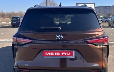 Toyota Sienna, 2021 год, 4 550 000 рублей, 6 фотография