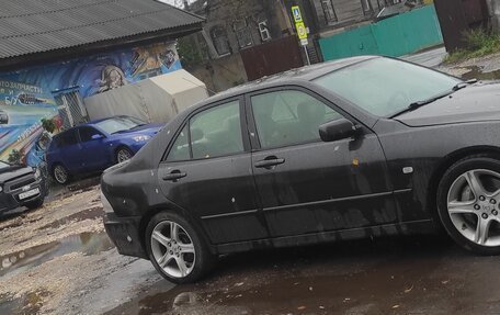 Lexus IS II рестайлинг 2, 2002 год, 850 000 рублей, 5 фотография