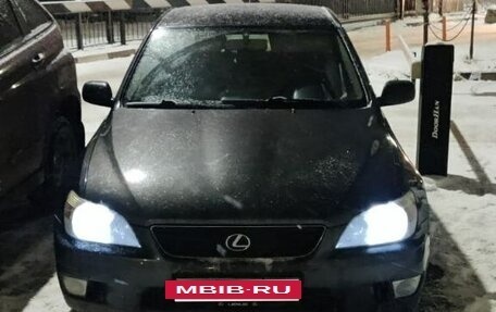 Lexus IS II рестайлинг 2, 2002 год, 850 000 рублей, 4 фотография