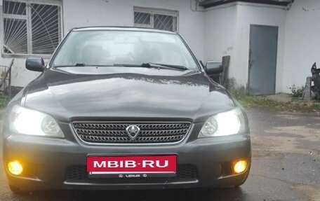 Lexus IS II рестайлинг 2, 2002 год, 850 000 рублей, 6 фотография