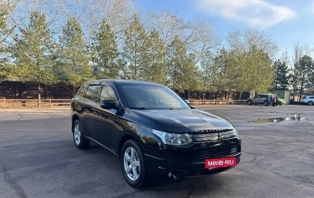 Mitsubishi Outlander III рестайлинг 3, 2013 год, 1 790 000 рублей, 6 фотография