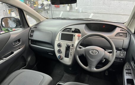 Toyota Ractis I, 2009 год, 660 000 рублей, 4 фотография