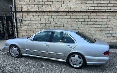 Mercedes-Benz E-Класс, 2000 год, 920 000 рублей, 3 фотография