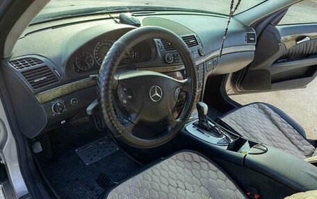 Mercedes-Benz E-Класс, 2004 год, 800 000 рублей, 21 фотография