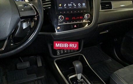 Mitsubishi Outlander III рестайлинг 3, 2021 год, 3 140 000 рублей, 18 фотография