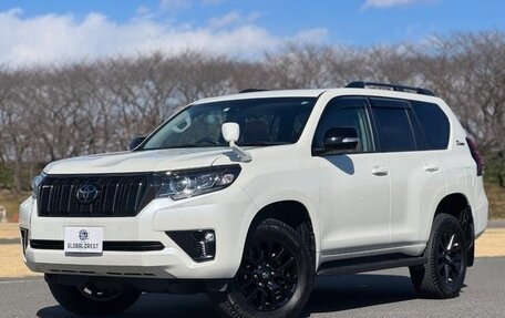 Toyota Land Cruiser Prado 150 рестайлинг 2, 2022 год, 3 900 000 рублей, 4 фотография