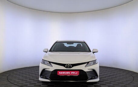 Toyota Camry, 2021 год, 3 050 000 рублей, 2 фотография